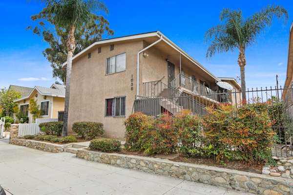 1036 Chestnut Apts property